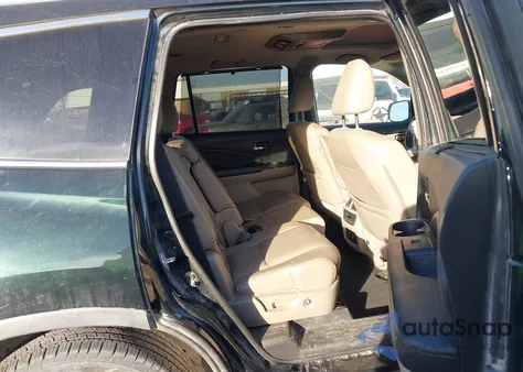 2017 Honda Pilot Touring z USA, uszkodzony, nr VIN 5FNYF5H99HB034243